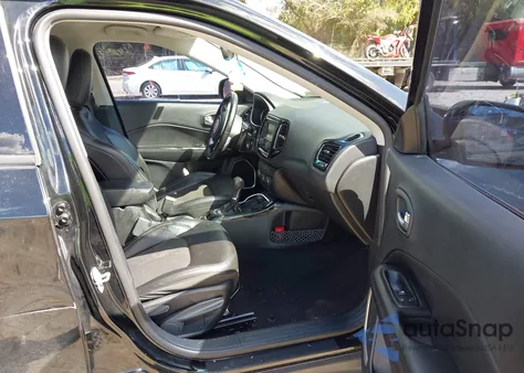 2018 Jeep Compass Altitude 4X4 z USA, uszkodzony, nr VIN 3C4NJDBB6JT403168